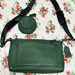 Coach Holden Crossbody bag in Everglade green pebble leather